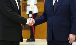 بزشکیان يهنئ العراق بمناسبة نجاح الانتخابات التشريعية السادسة في العراق.